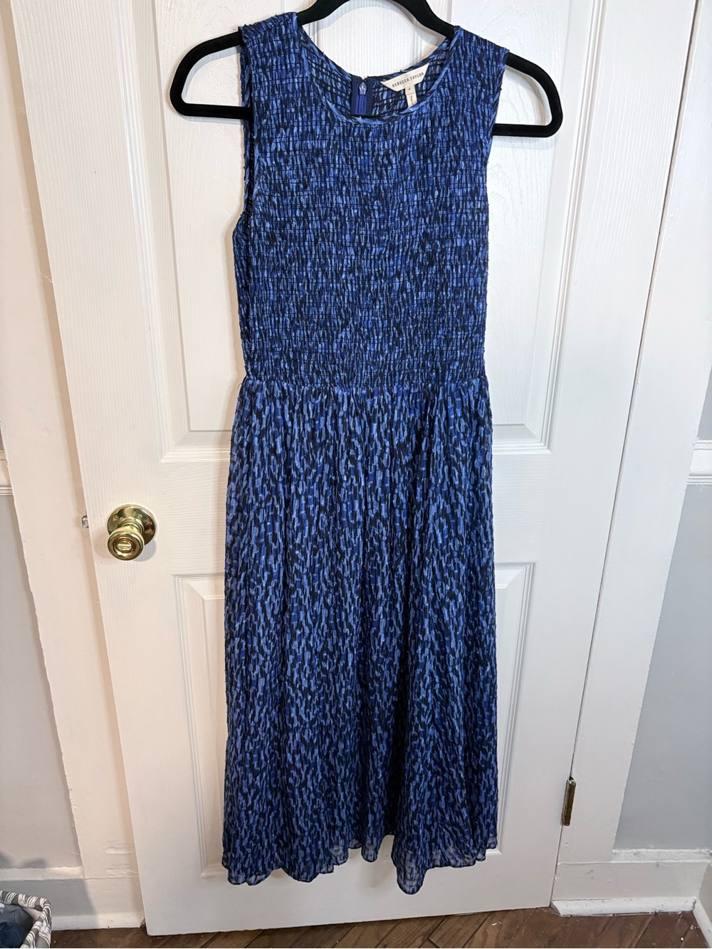 Rebecca Taylor Silk Blend Smocked Midi Dress Blue Print Sleeveless Size 4 - Picture 3 of 12